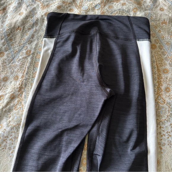 Under Armor Black and Ivory Pants - Size XS - Picture 3 of 4